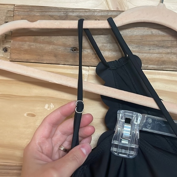 Size XL Black One-Shoulder Scalloped Tankini Top with Adjustable Strap - Picture 5 of 6